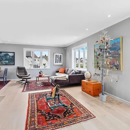 Stayplus Perfekt Feriehus For Storre Grupper Eller Familier