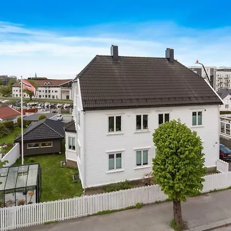 Villa Stayplus Perfekt Feriehus For Storre Grupper Eller Familier