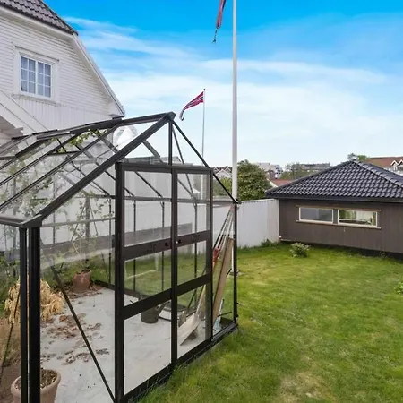 Stayplus Perfekt Feriehus For Storre Grupper Eller Familier Vila